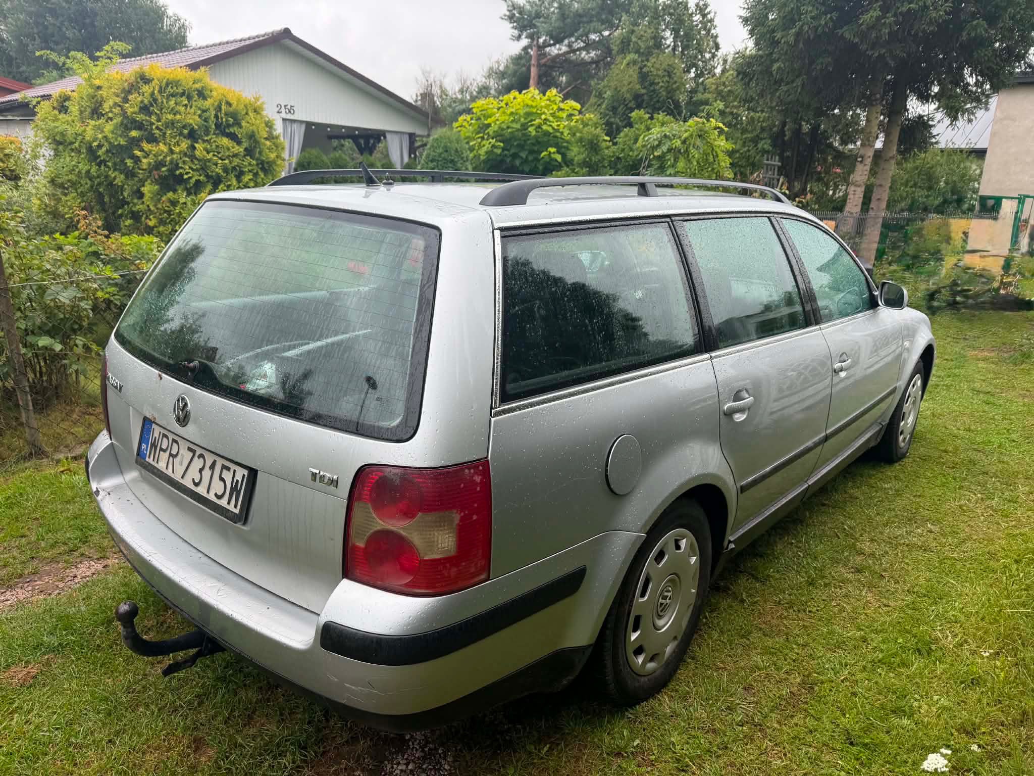 Volkswagen Passat 2003 — rear view